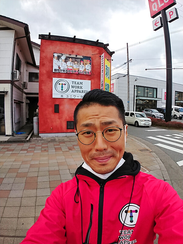 私店長細見と共に自撮りしたチームワークアパレル福知山店の店舗写真