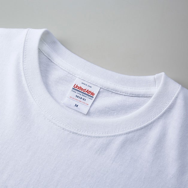 長袖Tシャツのエリ部分