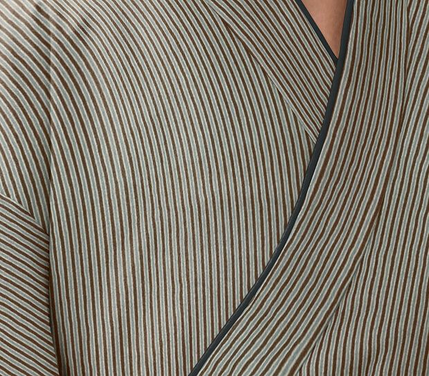 和柄アップ写真：グレー