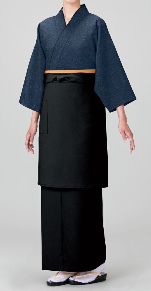 女性：作務衣の着用写真