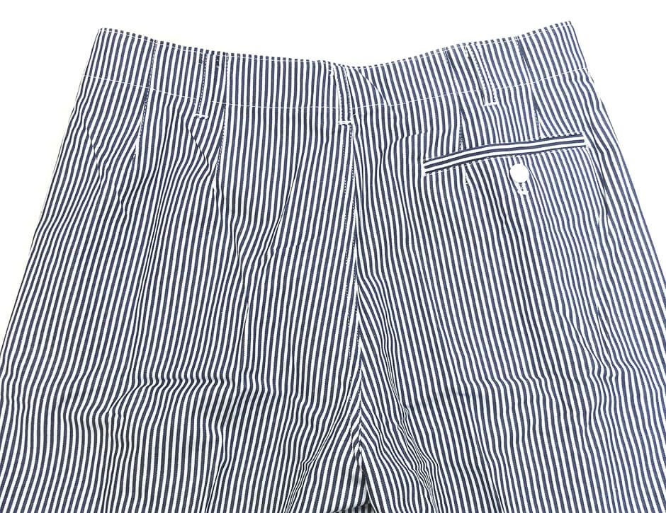 お尻腰部のアップ写真