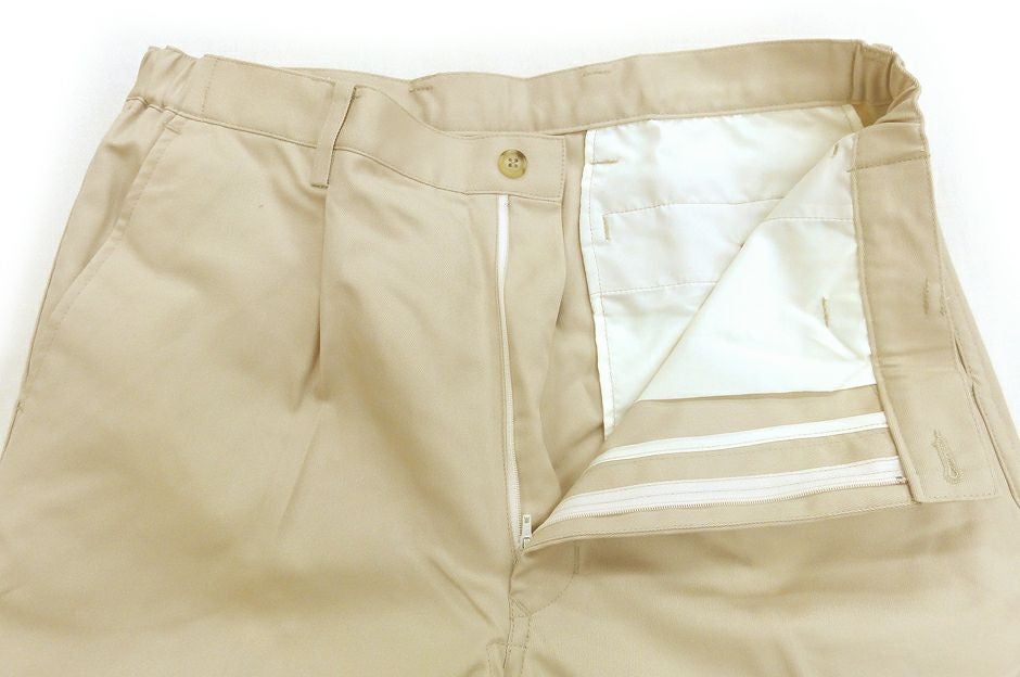 ファスナーを下して開いてみました。