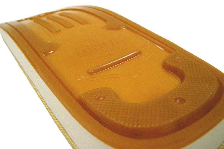 アメ底ソールのアップ画像／やわらかいので食い付きが良いです。