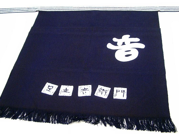 こんな感じでポケットと下部分にオリジナルプリント♪