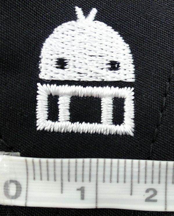 横は1,5cmぐらいの大きさです。