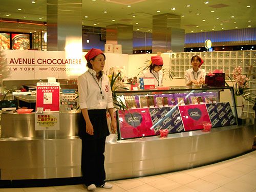 ショップカラーがピンクとは、メッチャかわいらしいですな～♪　(*^o^*)