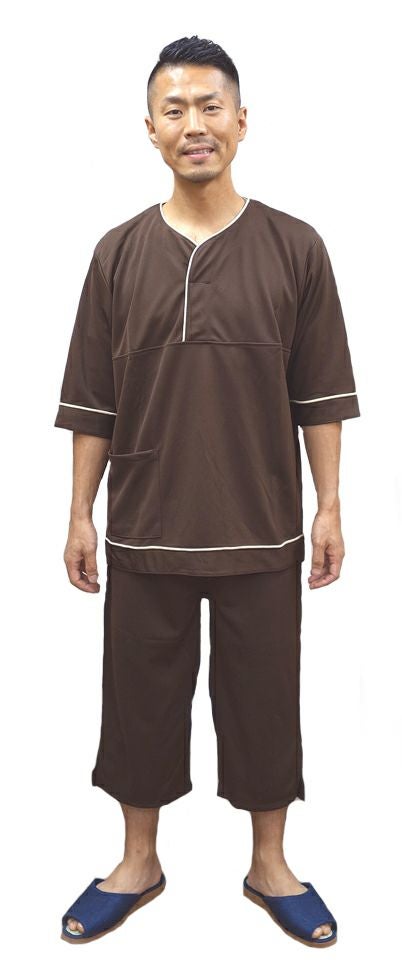 男女兼用の業務用館内着  /  【店長の身長】１６８cm【体重】６１kg　 ※「M」サイズを着用  / ※下記のパンツの写真は「L」表記ですが実際に着用してるのは「Mサイズ」です！