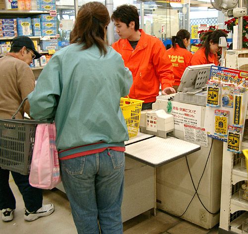 後日スタッフジャンパー２００枚も納品いたしました。