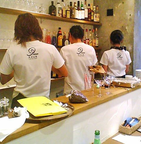 このように背中・首後ろ部分に名入れプリントいたしました。