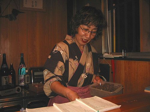 こんな感じで奥さんがたこ焼きを作ってくれます。