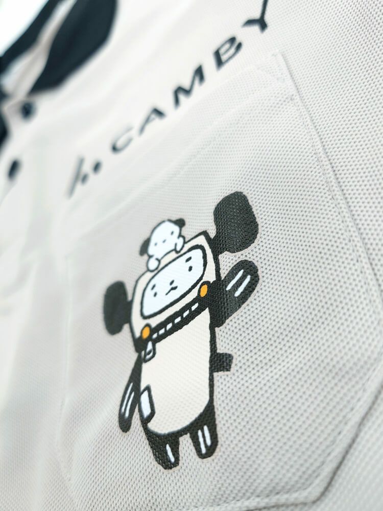 左胸ポケット部分に名入れしたキャラクタープリント部分