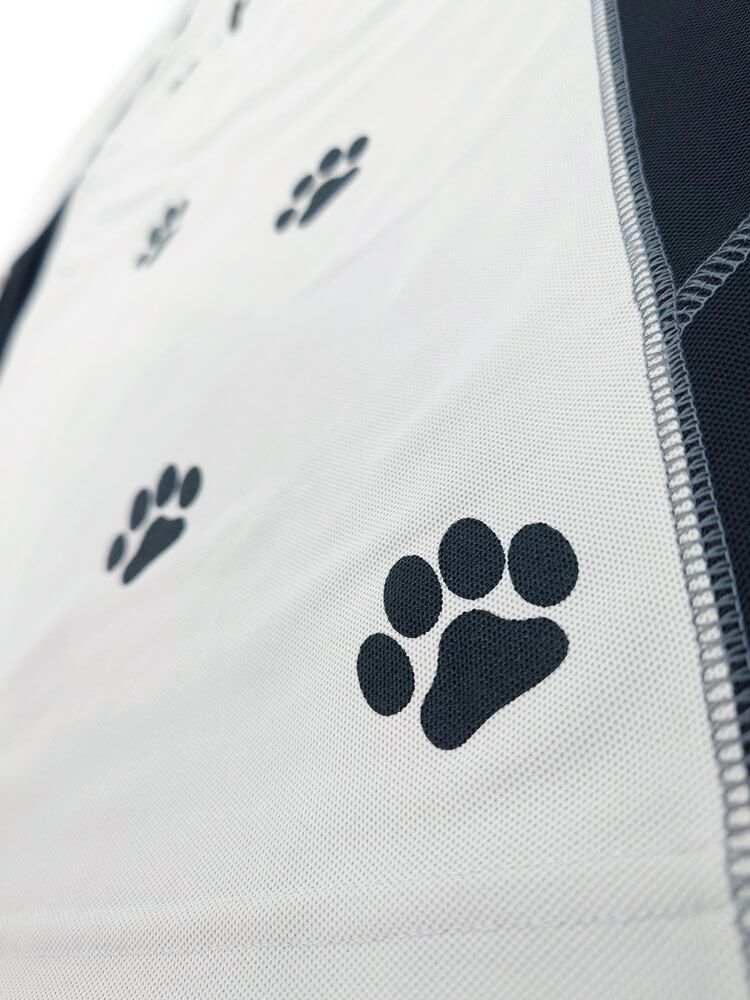 ワンちゃんの肉球マークもオリジナルプリントで入れました。