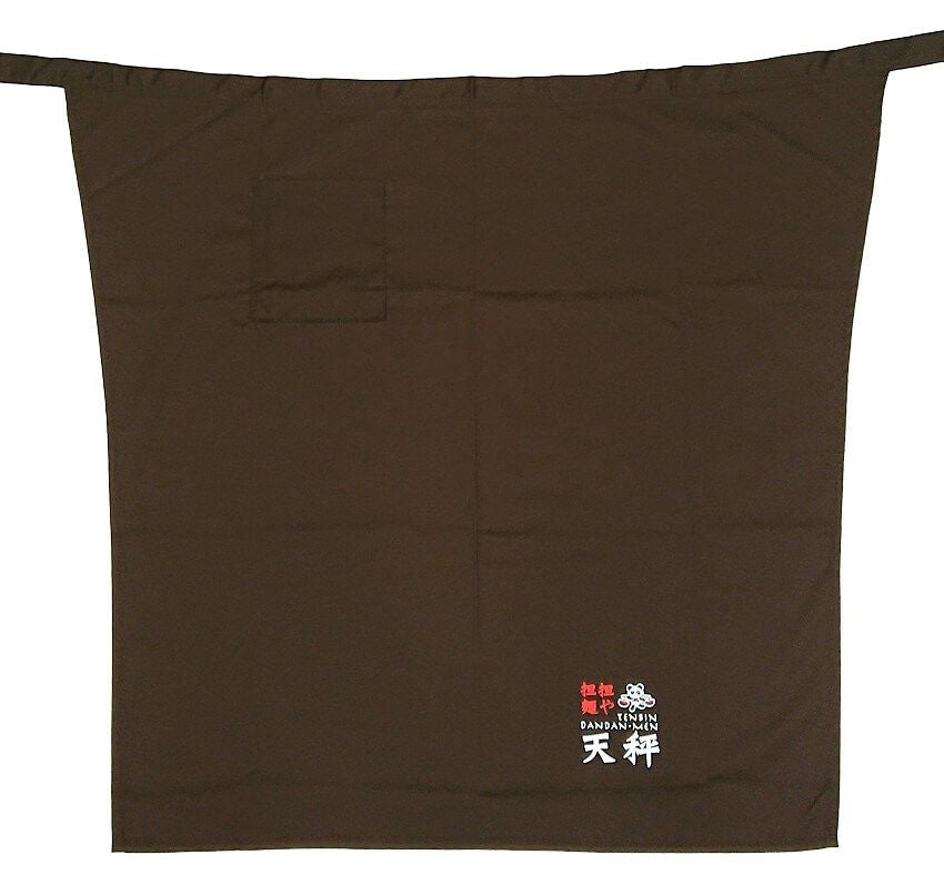 ロゴ入りエプロンの全体写真