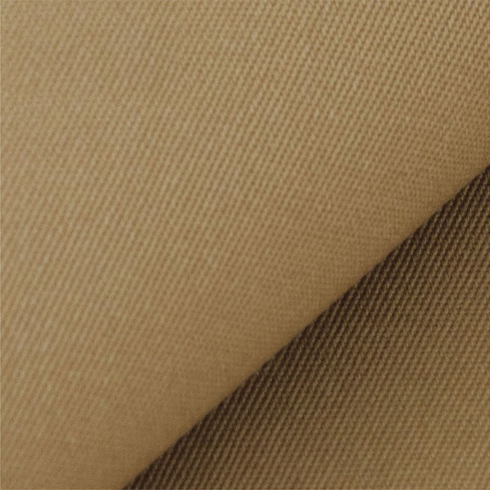 ツイル素材に、染工程でシルケット加工を施すことで絹にも似た美しい光沢をもたせました。