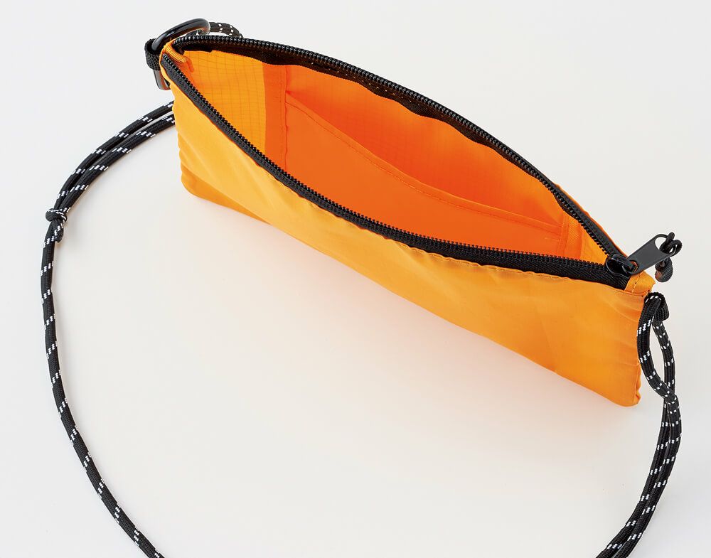 内ポケット付き