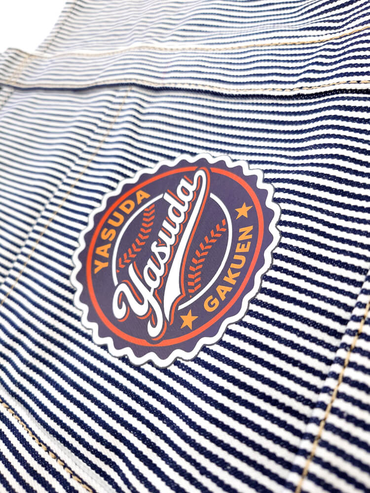 今回のオリジナルプリントはフルカラー熱転写プリントという方法で名入れさせていただきました。<br>この方法だと今回のようにカラフルなロゴマークでも比較的にお安くプリントが出来ます。