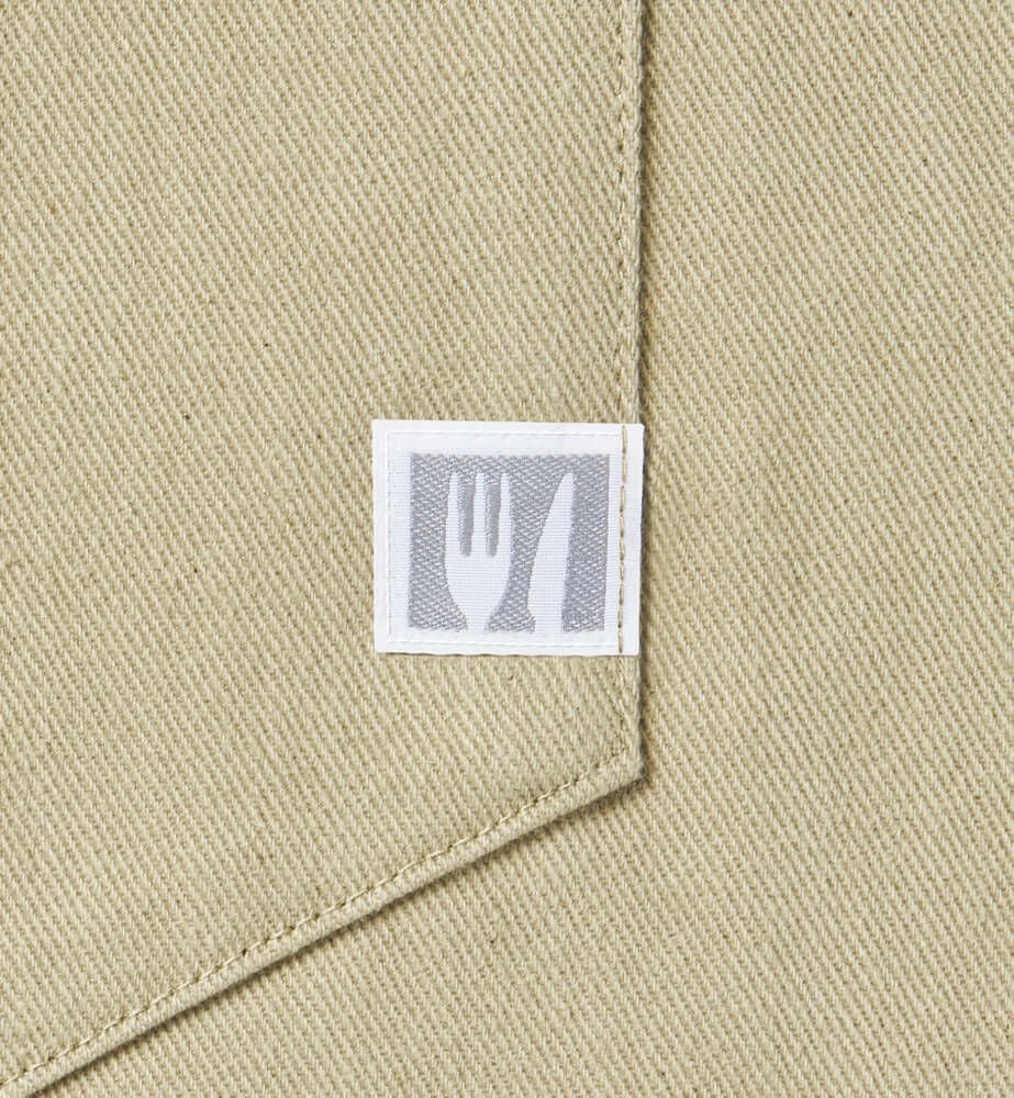 左ポケット端にカラトリーのオリジナルネーム付き