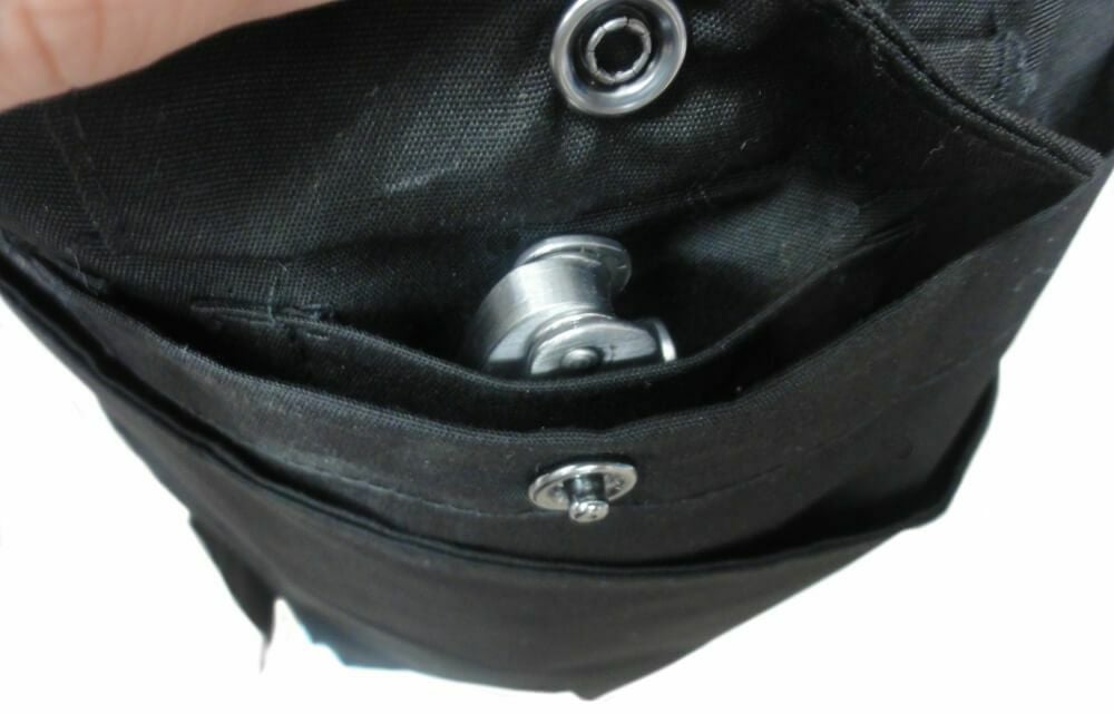 折りたたんだ状態で横3×縦12のソムリエナイフもすっぽり収納できます。