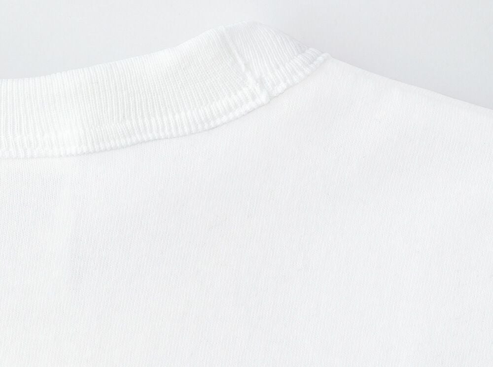 あえて重ねて縫製することにより、ヴィンテージ感を演出しています。