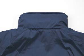 襟内に収納できるインフード