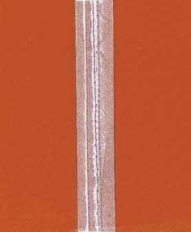 水や冷気の浸入を防ぐ目張りテープ。<br>（内股は未使用。）