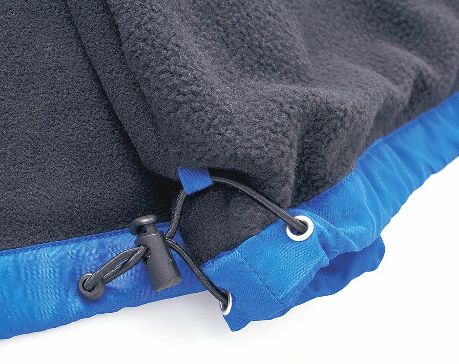 すそ調整コード付きなので、絞ればスソ部分からの冷気を防ぐことが可能です。