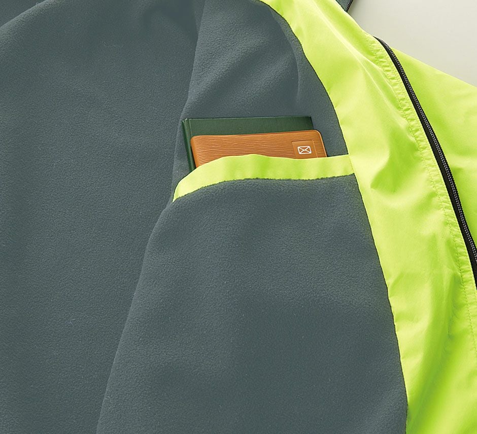 防寒着の左内ポケット	