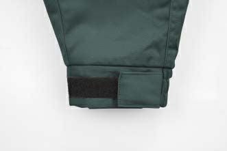 袖口は面ファスナーで調整可能