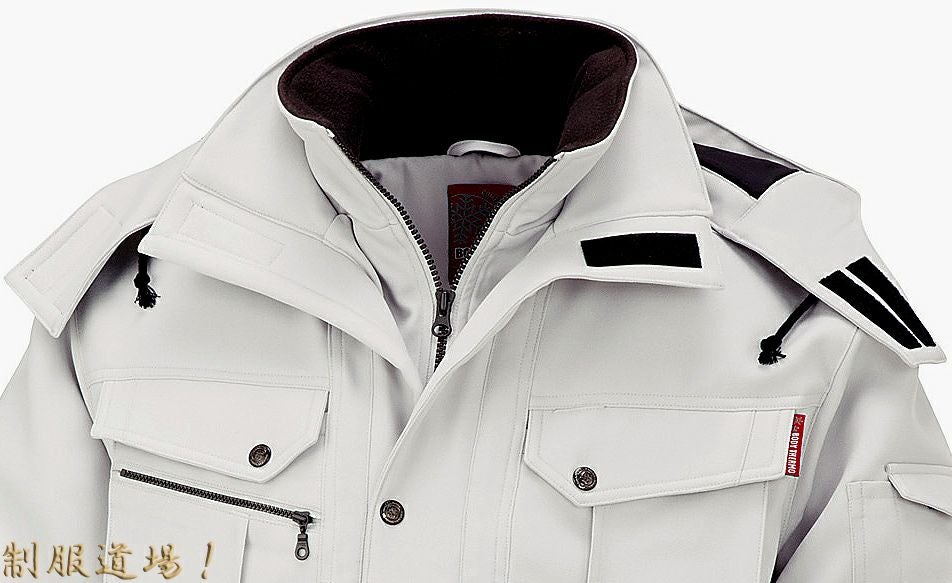 えり元部分のアップ写真！