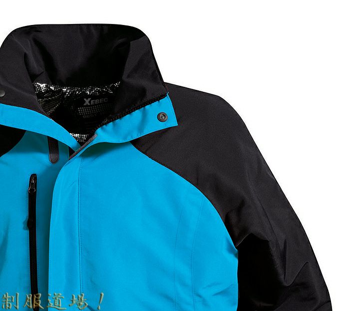 腕が動かしやすい設計のラグラン袖を採用しています