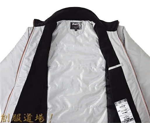 裏地は暖かいサーモトロン生地を採用