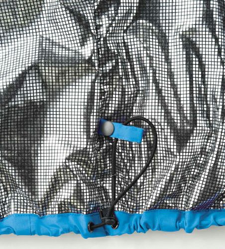 身体から出る遠赤外線の熱をアルミ素材が反射してウェア内を温めます。