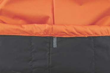 静電気が溜まりにくい放電テープ付き。<br>（股中央・裾内側）