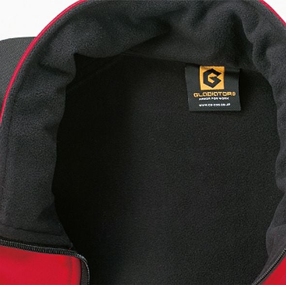 あたたかい裏フリースを採用