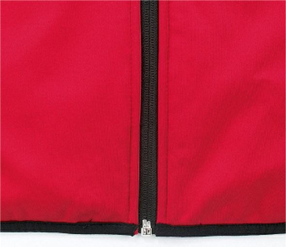 ストレッチ生地を採用