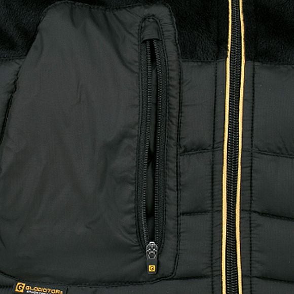 タテ向きファスナーがかっこいい！