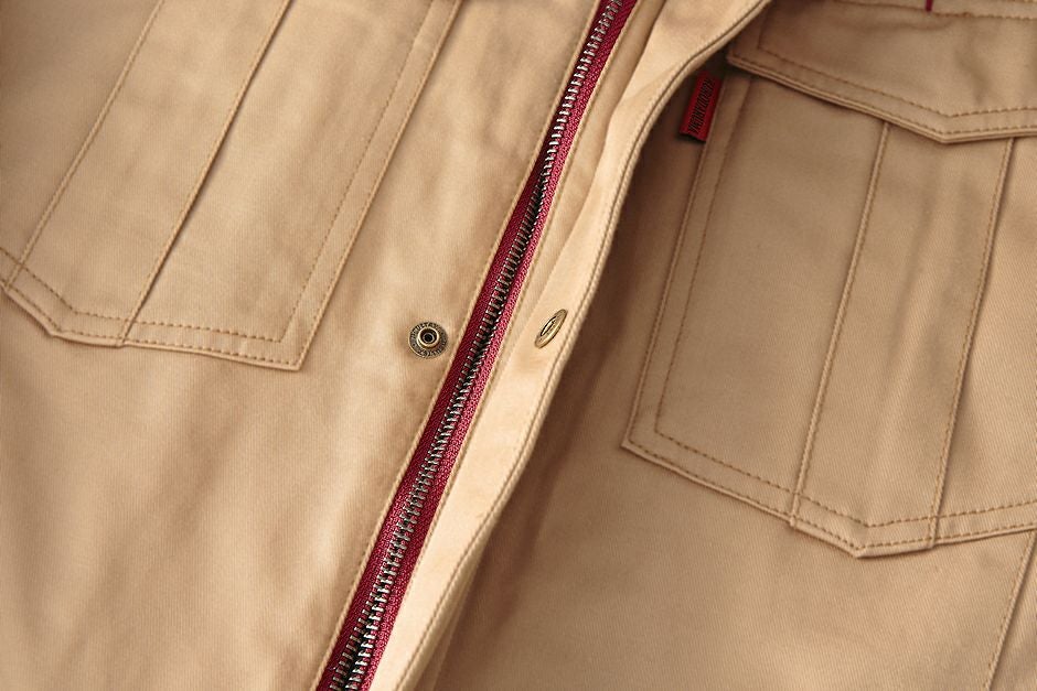 前立て隠しボタン付き