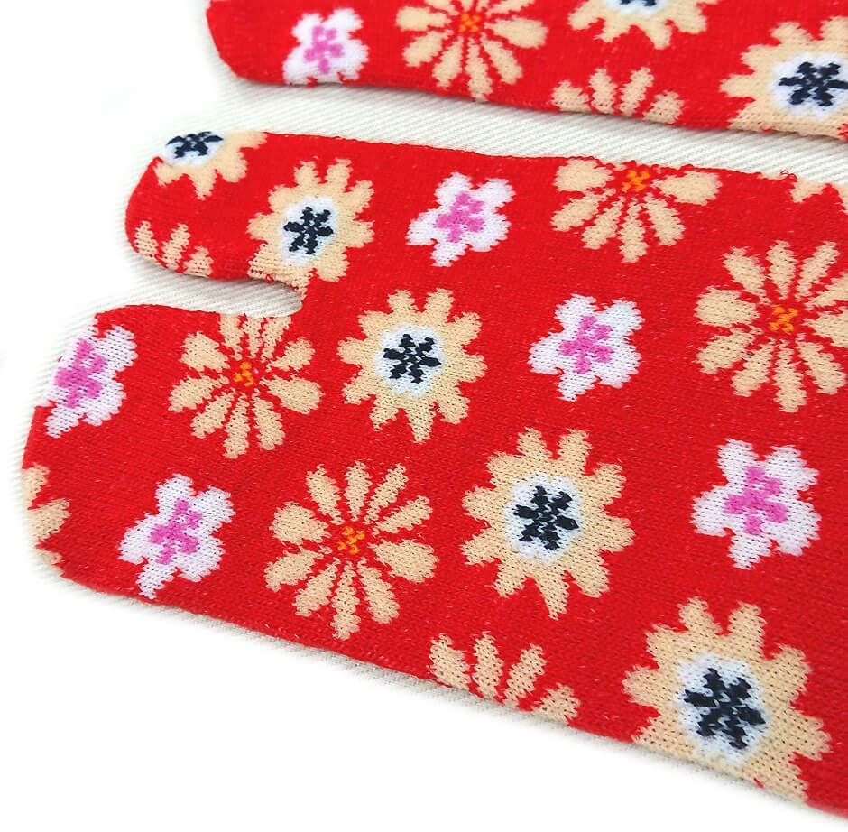 赤色花柄のつま先部分