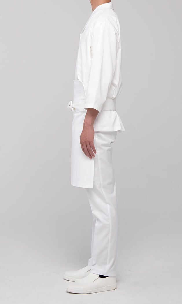 着用写真を横から撮影