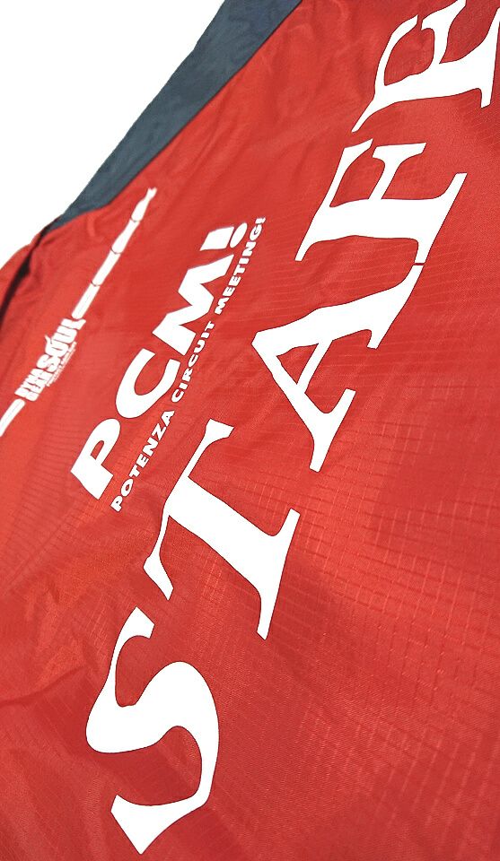 プロクルーズ様のオリジナルプリント部分のアップ写真も撮影いたしました。インクでプリントするシルクプリントという方法なので耐久性は抜群です！