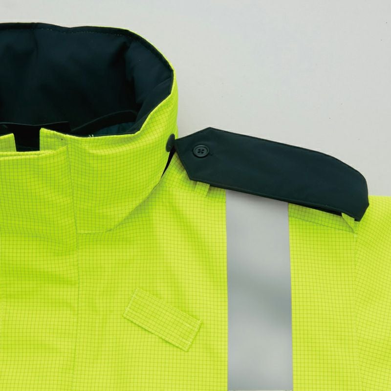 【脱着式肩章】 　ボタンで取り外し可能な肩章。 　別あつらえで階級や部署別のワッペンや目印などが取り付けられます。