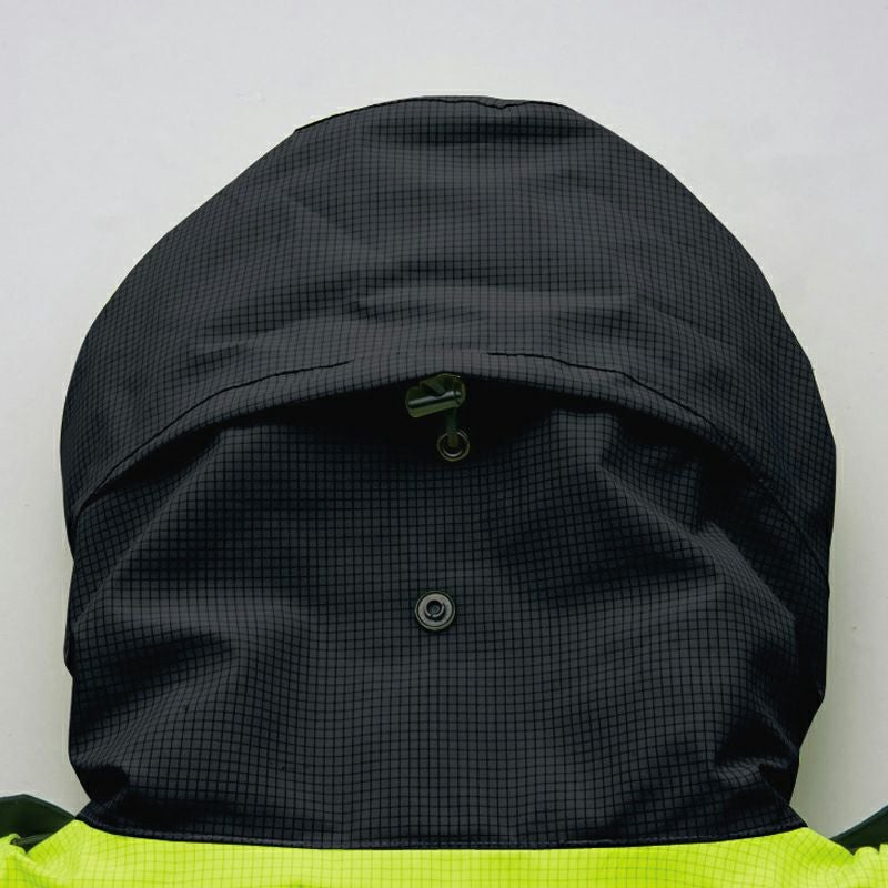 【ストレッチ・フードイン仕様】　ストレッチだから抜群のフィット感と高い作業性を実現しました。