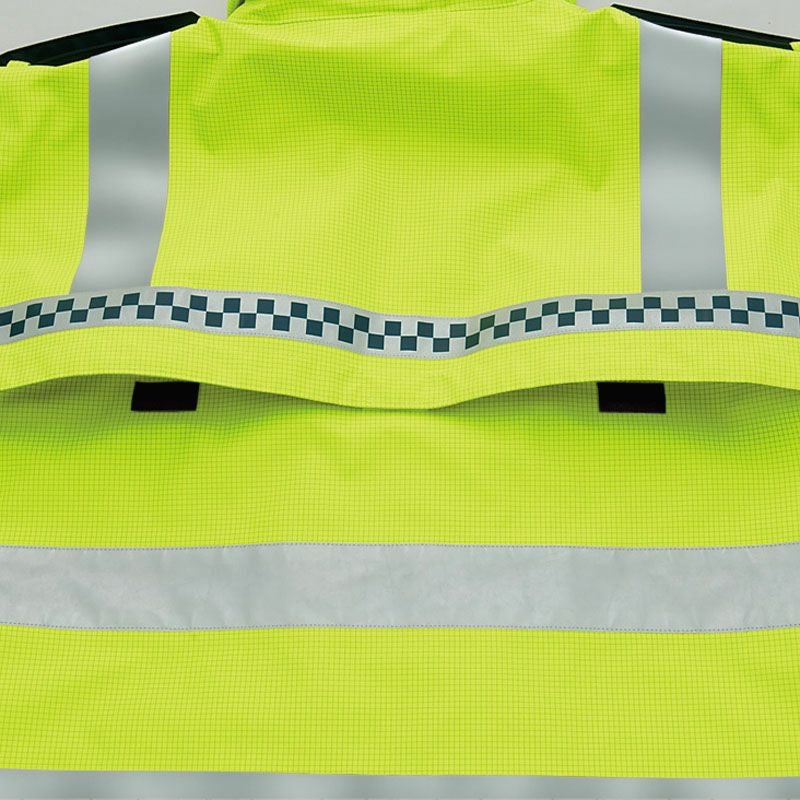 背中はベンチレーションタイプ