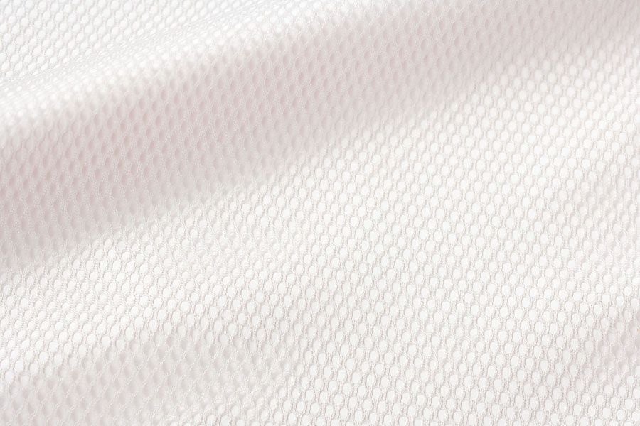 通気性とまとわりにくい総裏メッシュ