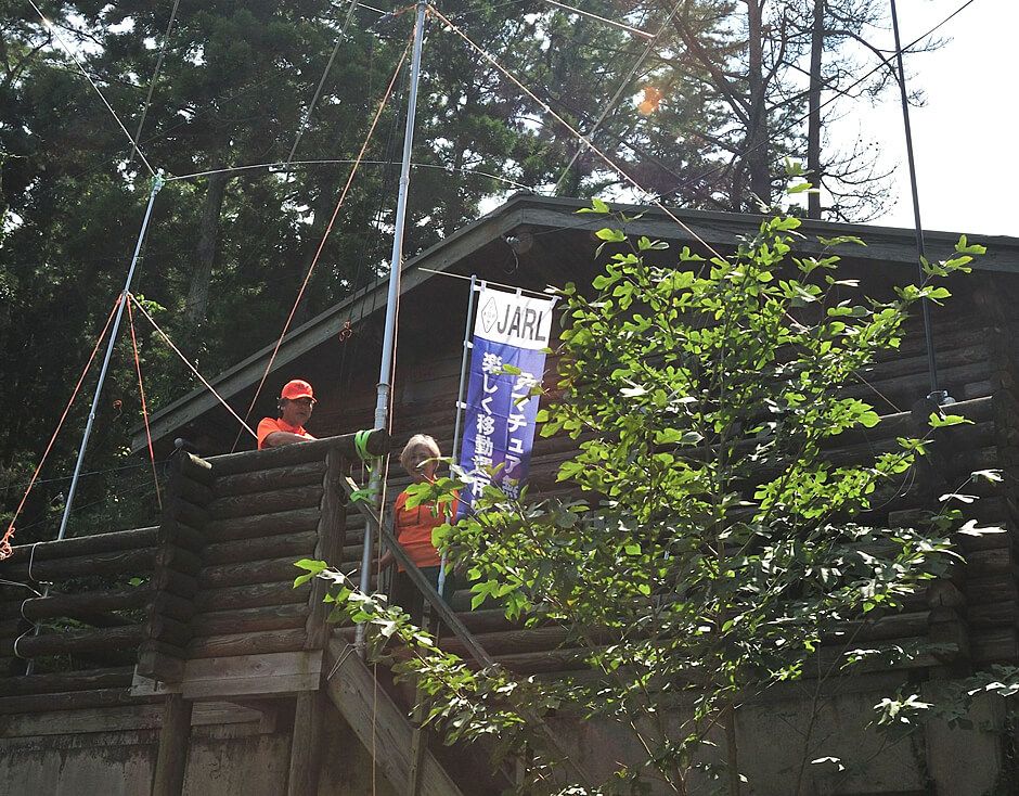 実際にのぼり旗はこんな感じで使用いただいております。<br>イベントの時にも持ち運んで使えるので色んなシーンで大活躍してくれる事でしょう！