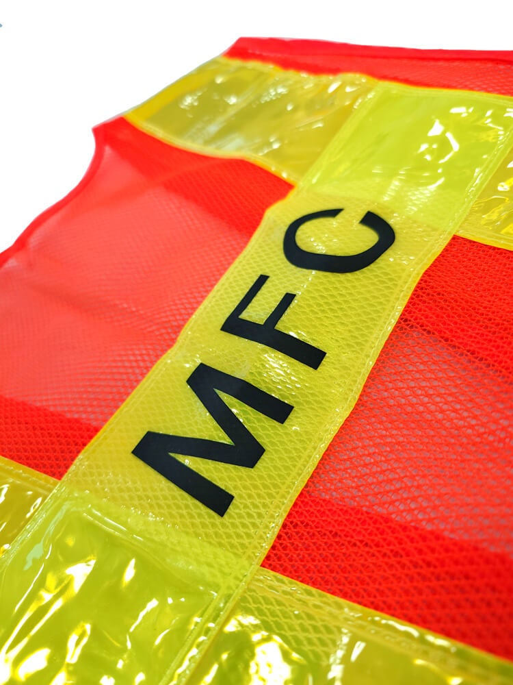 MFC様のプリント部分の拡大アップ写真を撮影しました。アップで撮影しても分かる通りキレイに熱圧着できております。