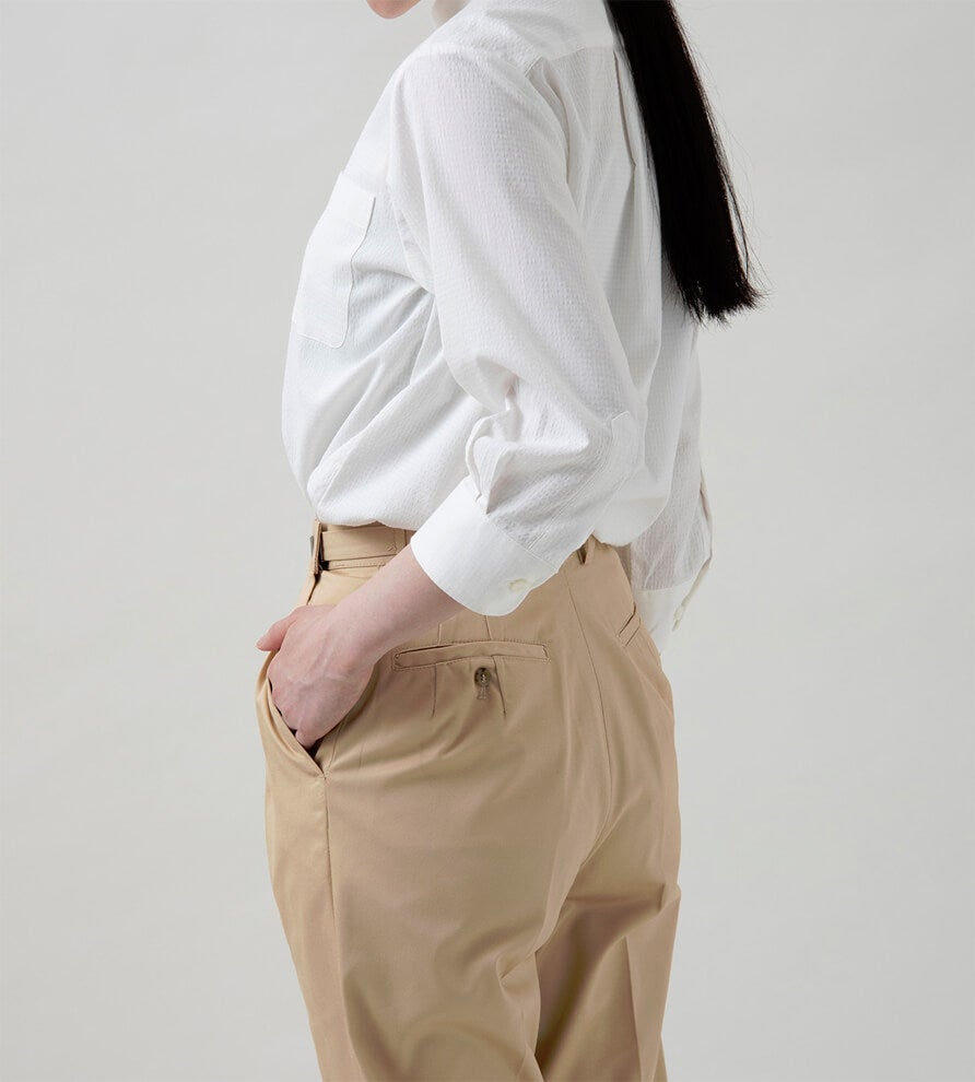 チノパンツ着用写真：サイド部分