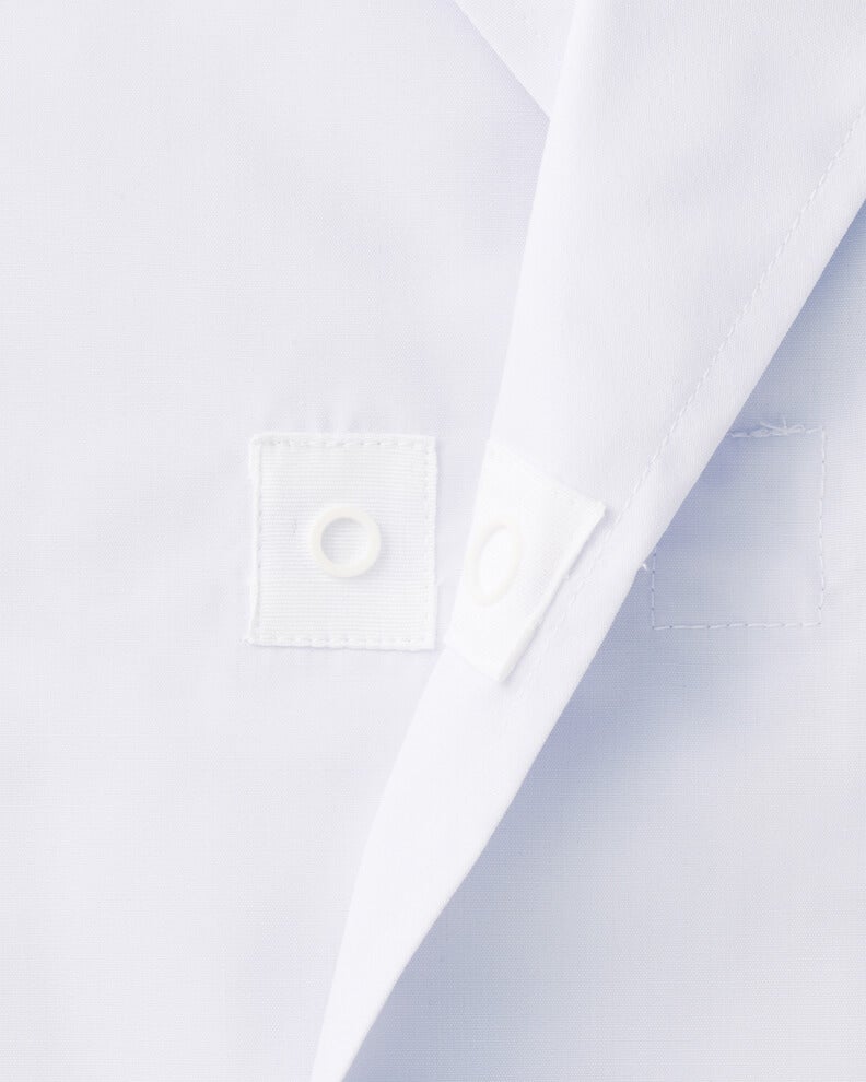 スナップボタン仕様で、着脱が簡単。