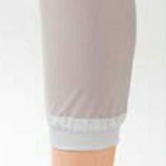 【裾口メッシュ&鹿の子ニット(インナー)】<br>しめつけ感を和らげつつ、体毛の落下を軽減