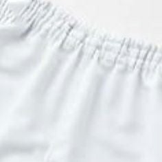 【ファスナーレス】<br>フロントのファスナーをなくし、異物落下を軽減